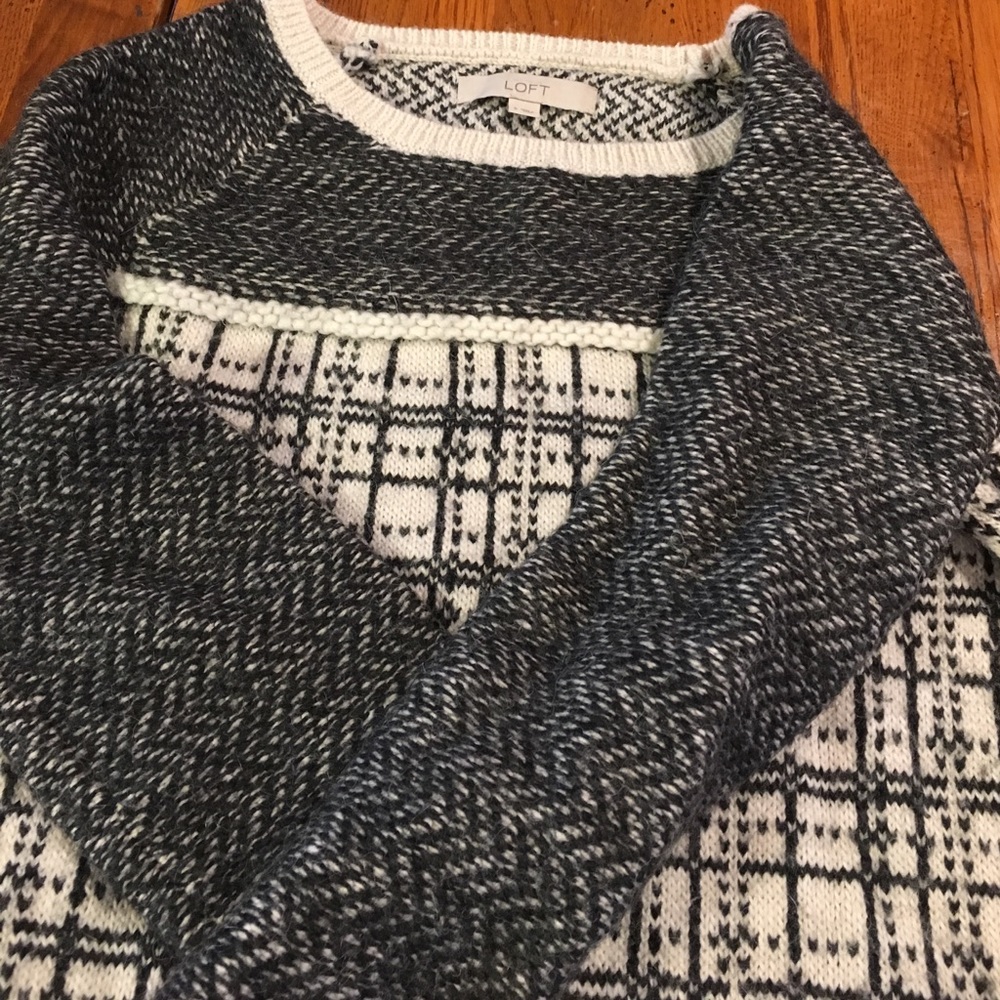 Loft Sweater black and cream patterned sweater