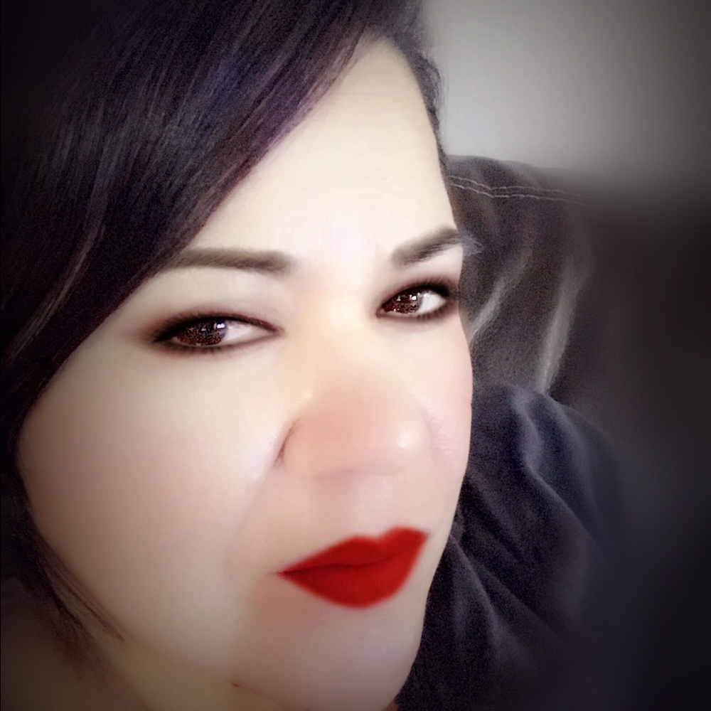 Meet your Posher, Imelda