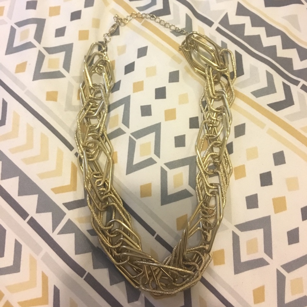 Gold link necklace