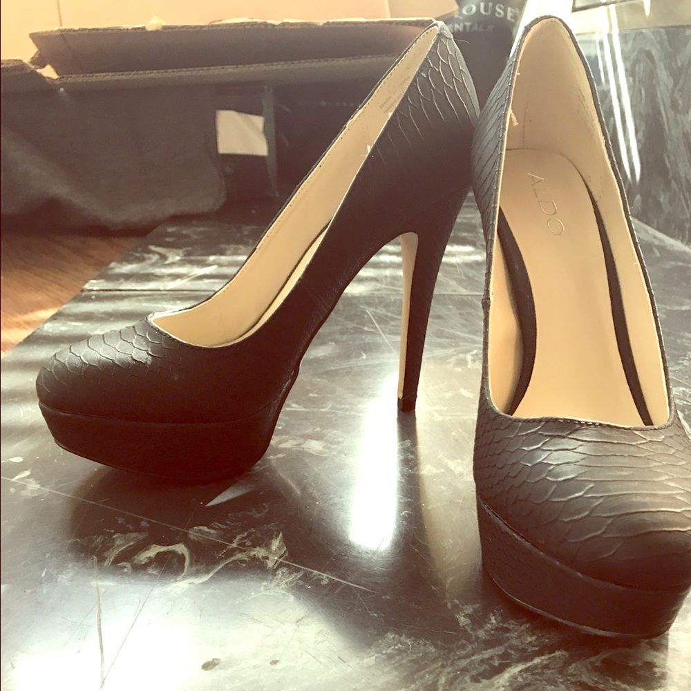 Black Aldo Pumps