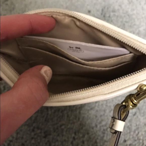 Coach Wrislet 💟 - Picture 3 of 3