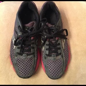 Women's Saucony Running Shoes