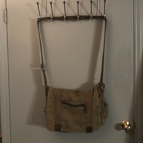 Fossil Other - Fossil Messenger Bag
