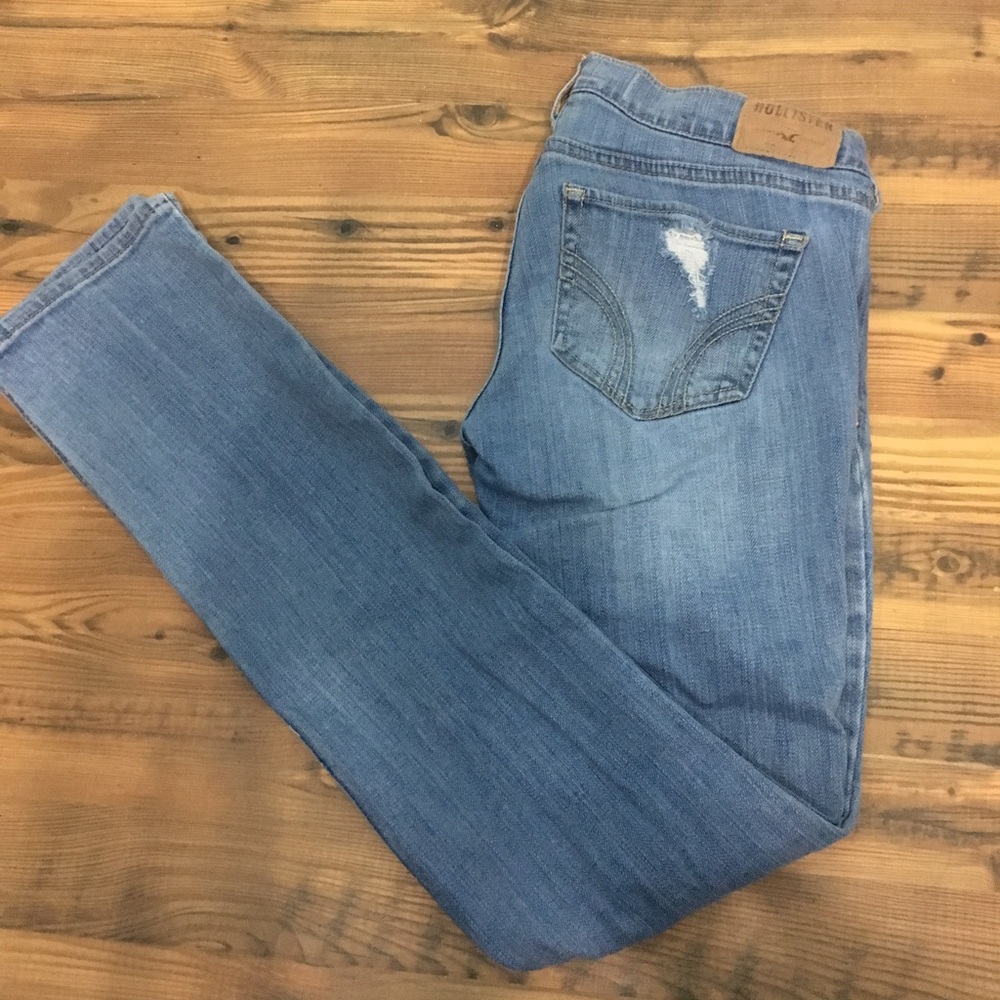 Hollister distressed skinny jeans