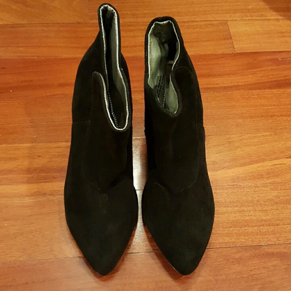 NANA BLACK HEEL ANKLE BOOTIES 7.5 - Picture 1 of 8