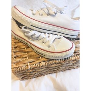 Never Worn Converse White Chucks