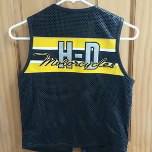 Beautiful Women's leather Harley Davidson vest!