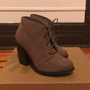 Cute Dark Brown/ Olive booties