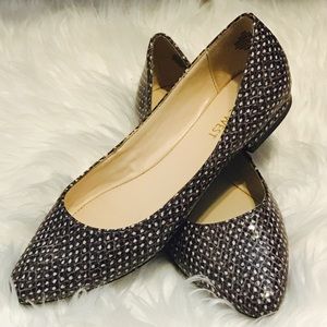 Nine West pointed flats