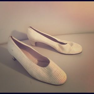 Anne Klein II Heels Size 9.5