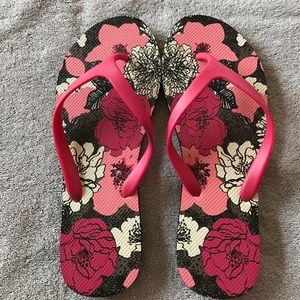 Vera Bradley flip flops