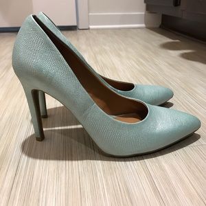 Cosmopolitan Heels Size 9