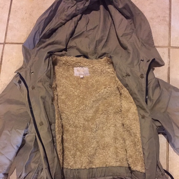 Laundry - Picture 3 of 3