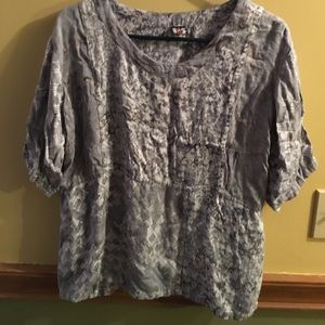 Cute blue patterned top 3/4 sleeves