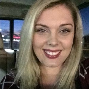 Meet your Posher, Kari-beth