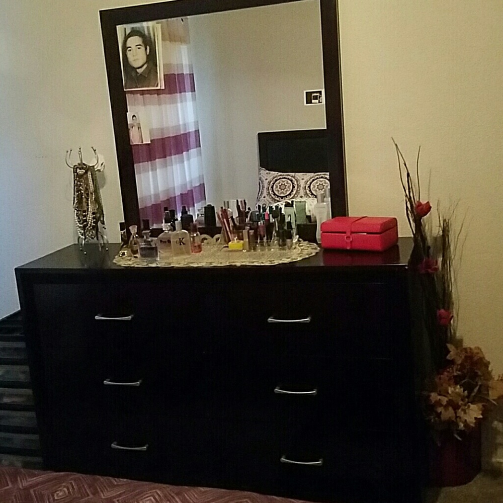 Cal king size bed - Picture 3 of 3