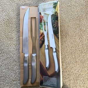 Oneida 2-piece carving set. New in box
