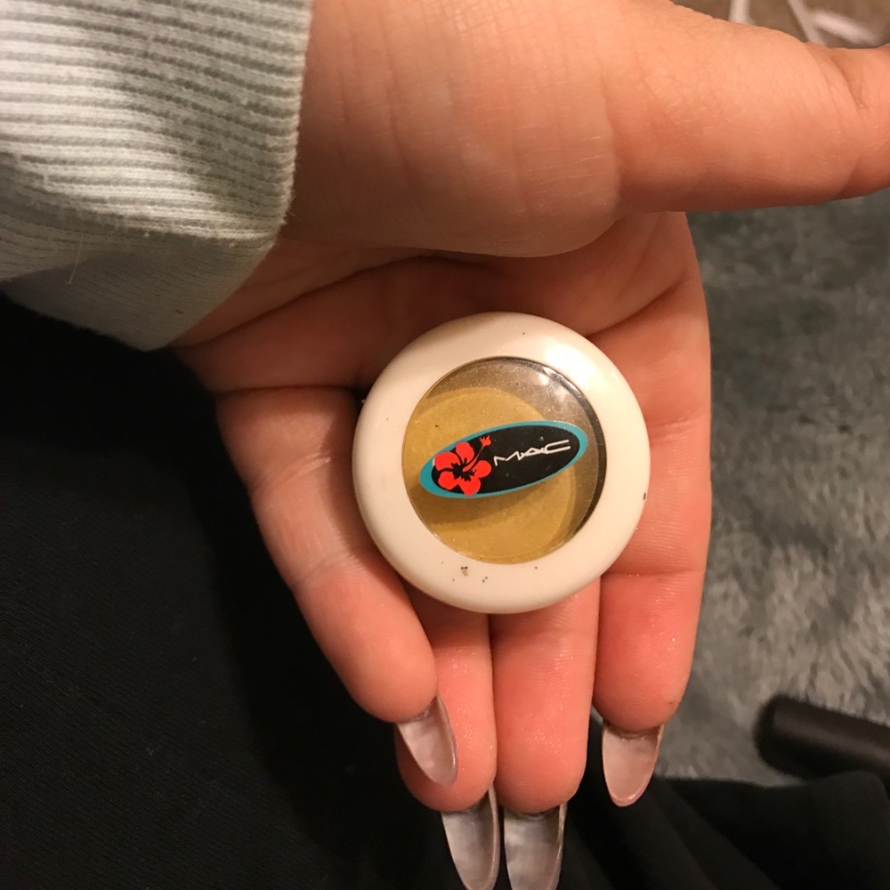 MAC surf baby ; sun blond