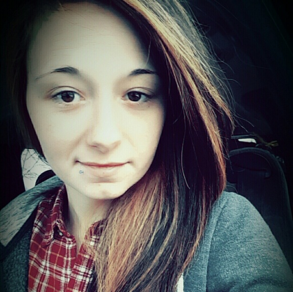 Meet your Posher, Sarah - Picture 1 of 1