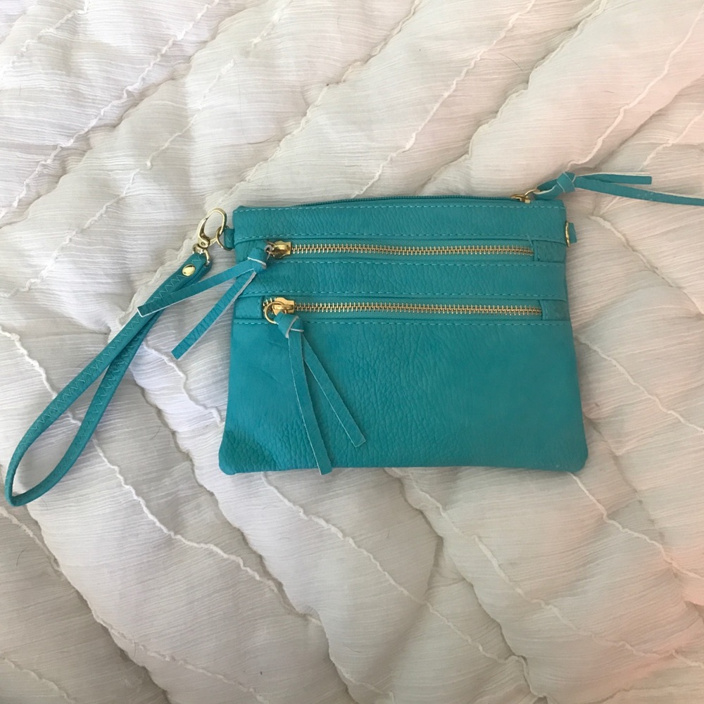 NWOT teal wristlet
