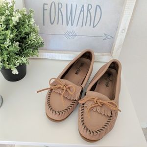 Urban outfitters Minnetonka moccasins blush color