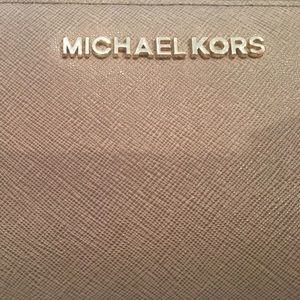 Michael Kors Jet Set Wallet