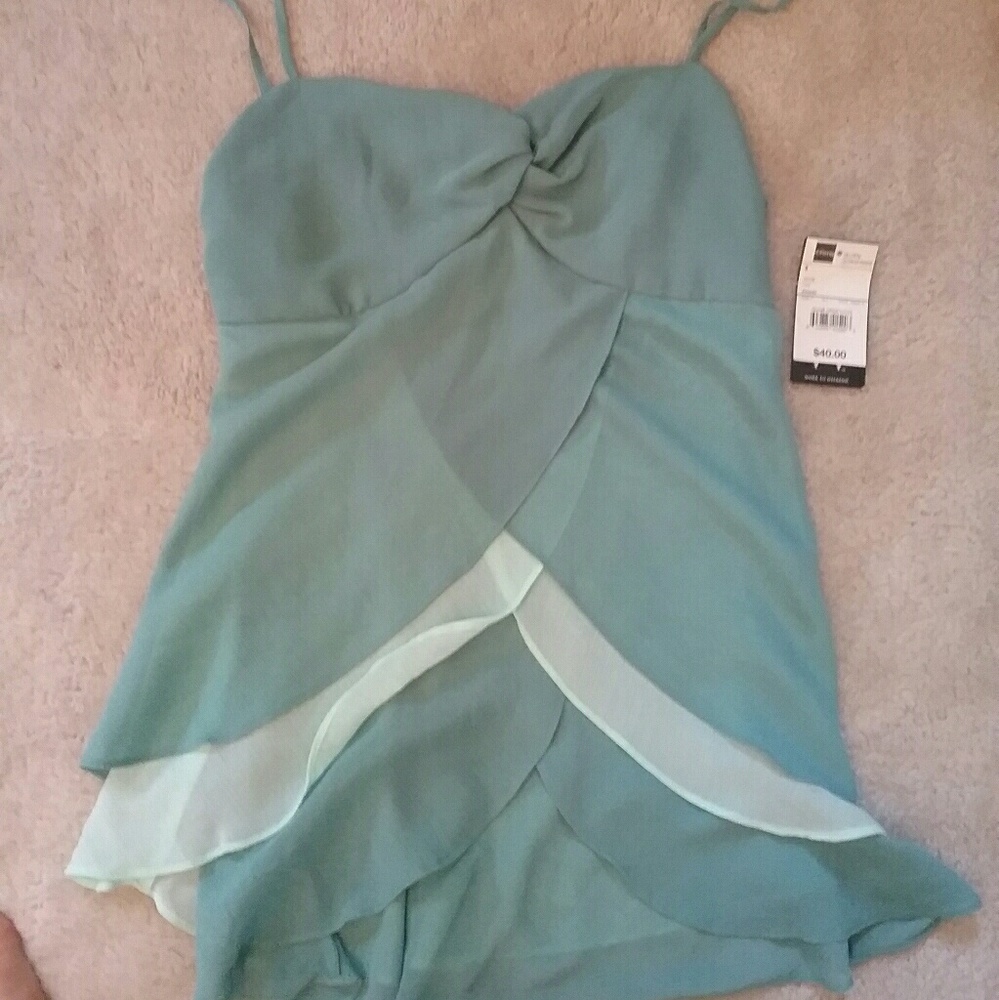 Flowey layered top in sage green