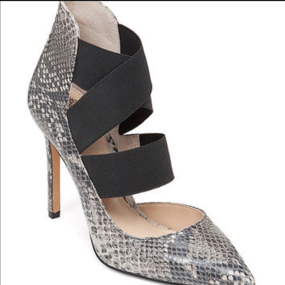 NIB Vince Camuto Nigel Heels w/Snakeskin Print 6M