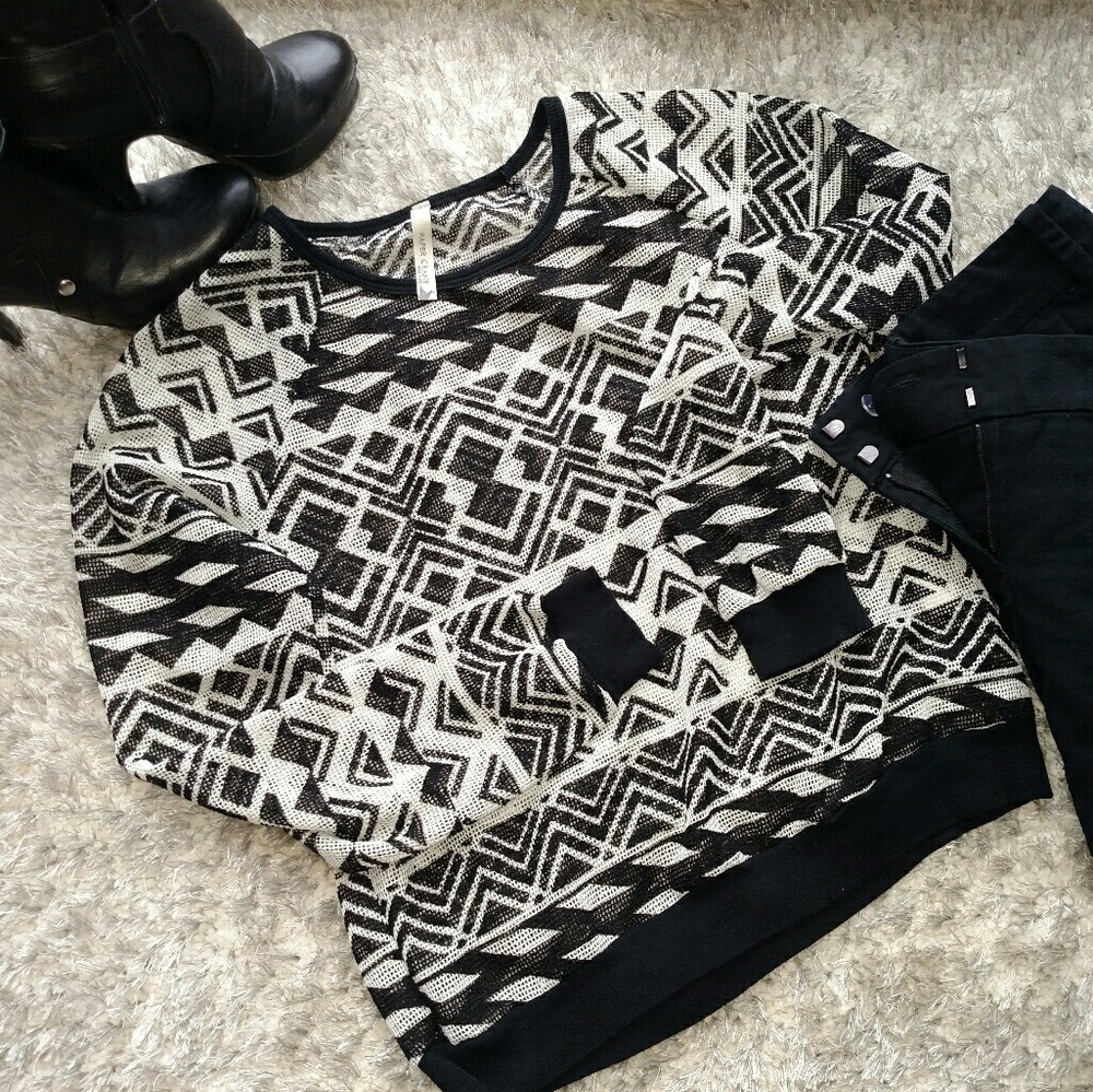 Black and White Top