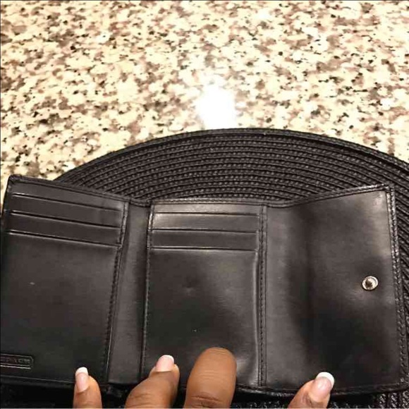 Coach Signature Wallet - Picture 3 of 3