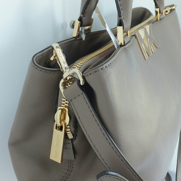 Michael Kors Handbags - NWT MICHAEL Michael Kors Florence Large