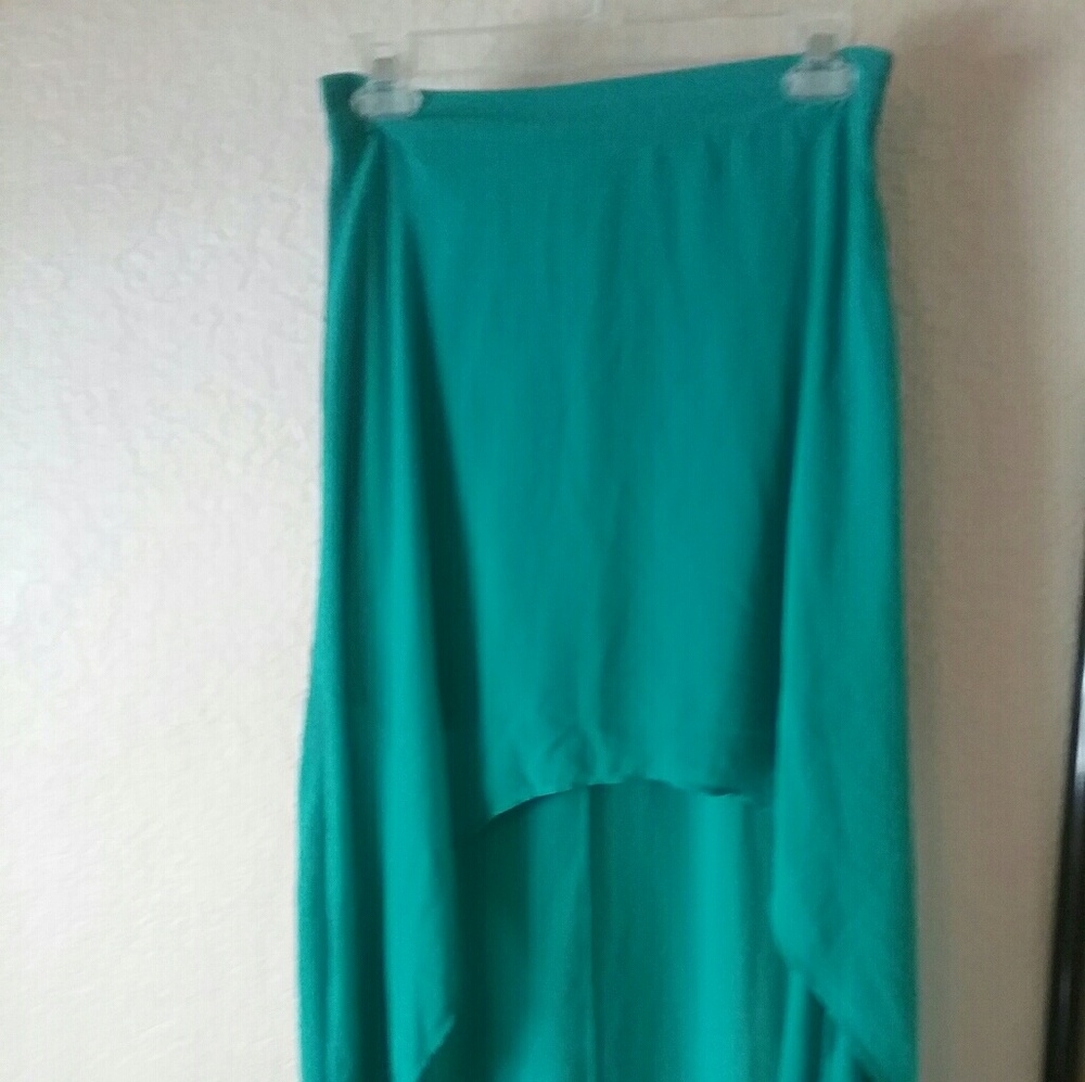 Bright green high-low skirt. Brand new!