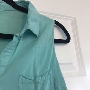 High low mint green top