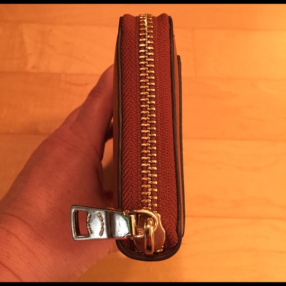 🦀Just Reduced🦀Coach Zipper Wallet - Picture 4 of 6