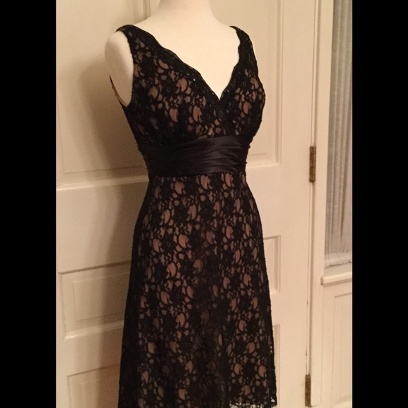 SLFashions vntg black lace dress with sequins sz 4-8 - Picture 1 of 6