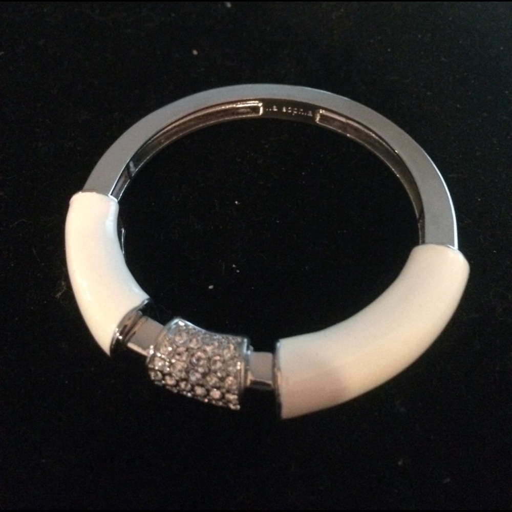 Lia Sophia White and silver stretch bracelet