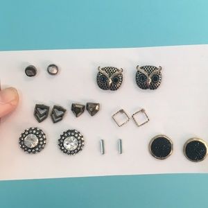 8 pair set of stud earrings