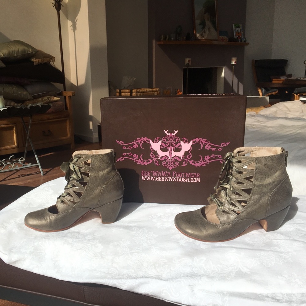 Sweet Gee WaWa Ankle Booties