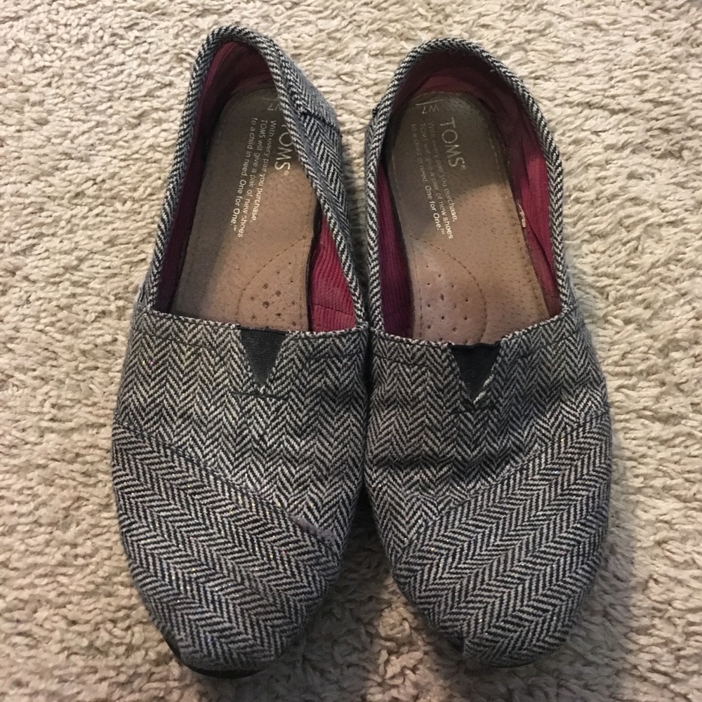 neutral woven toms