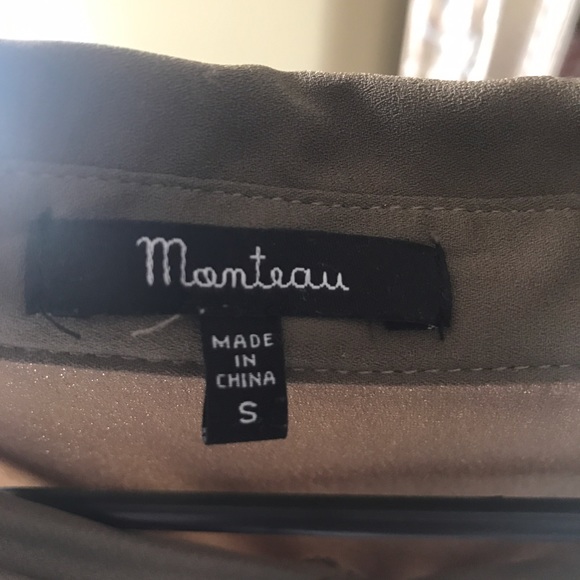 Hunter green button up! Small. - Picture 3 of 4