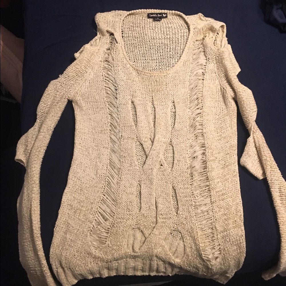 Hole sweater