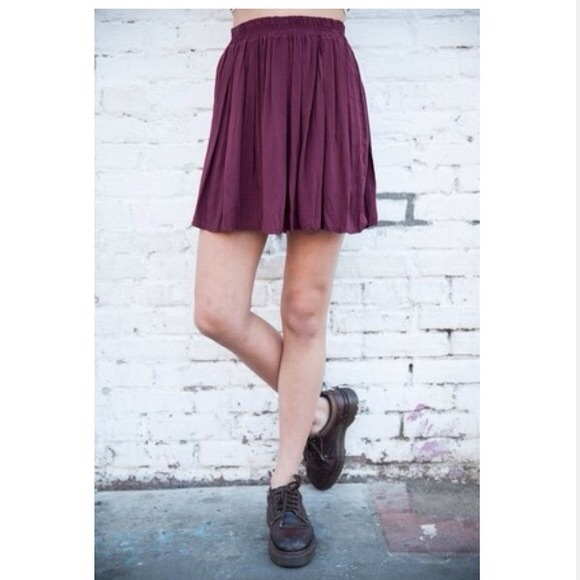 Brandy Melville Burgundy Maroon Skater Skirt - Picture 5 of 7