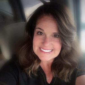 Meet your Posher, Deedee