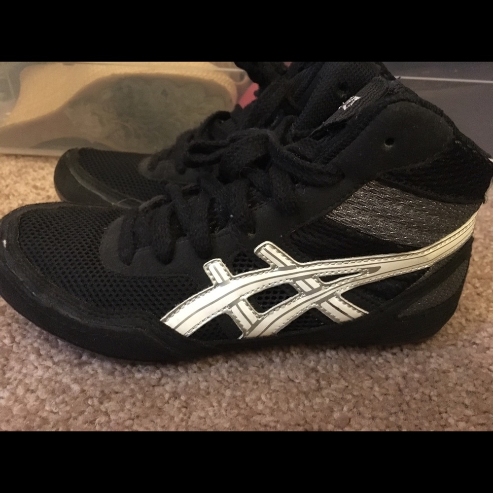 Boys wrestling shoes