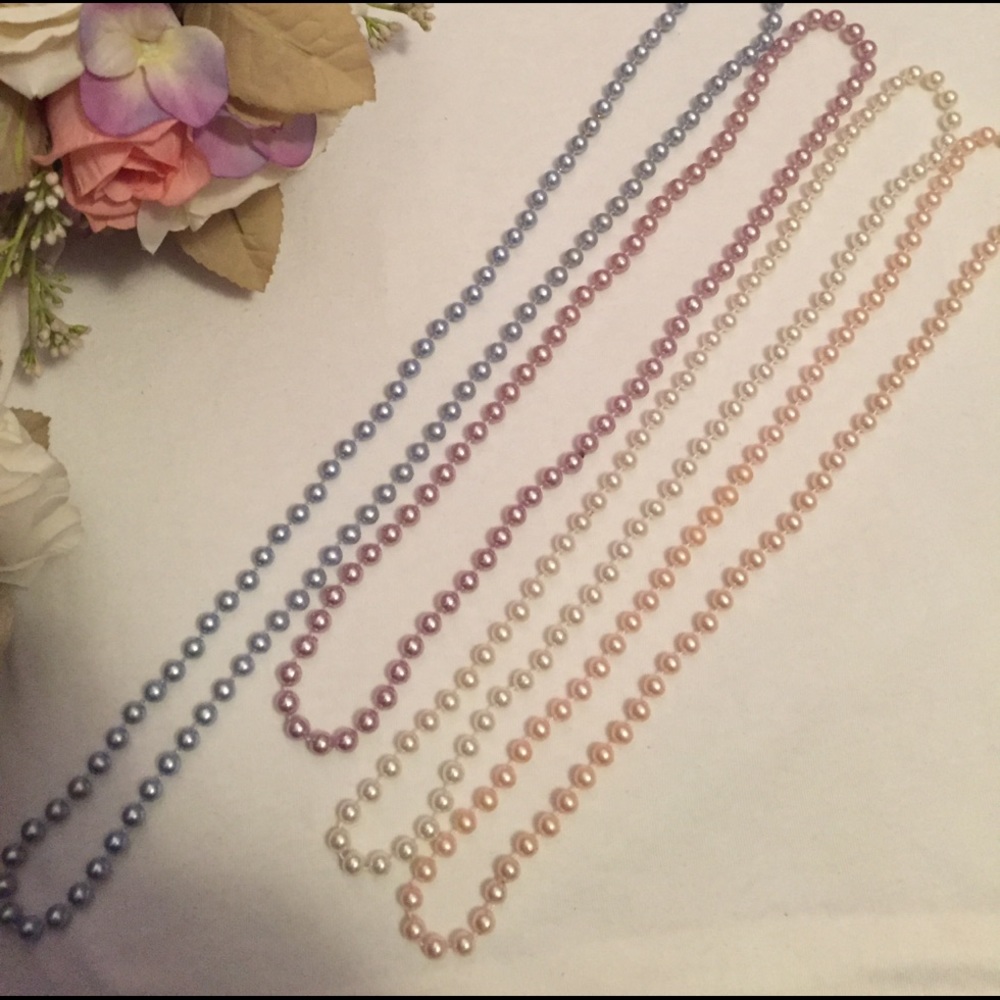 Set of 4 beaded necklaces, different pastel shades