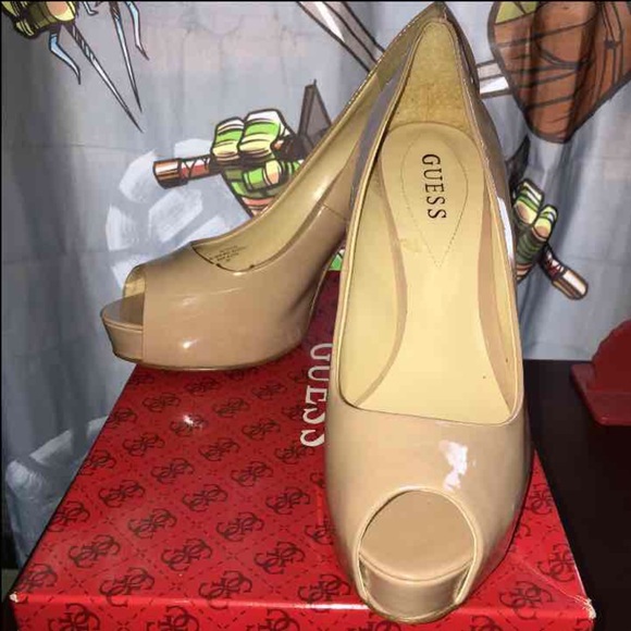 Nude Guess Peep-toed Heels - Picture 2 of 3