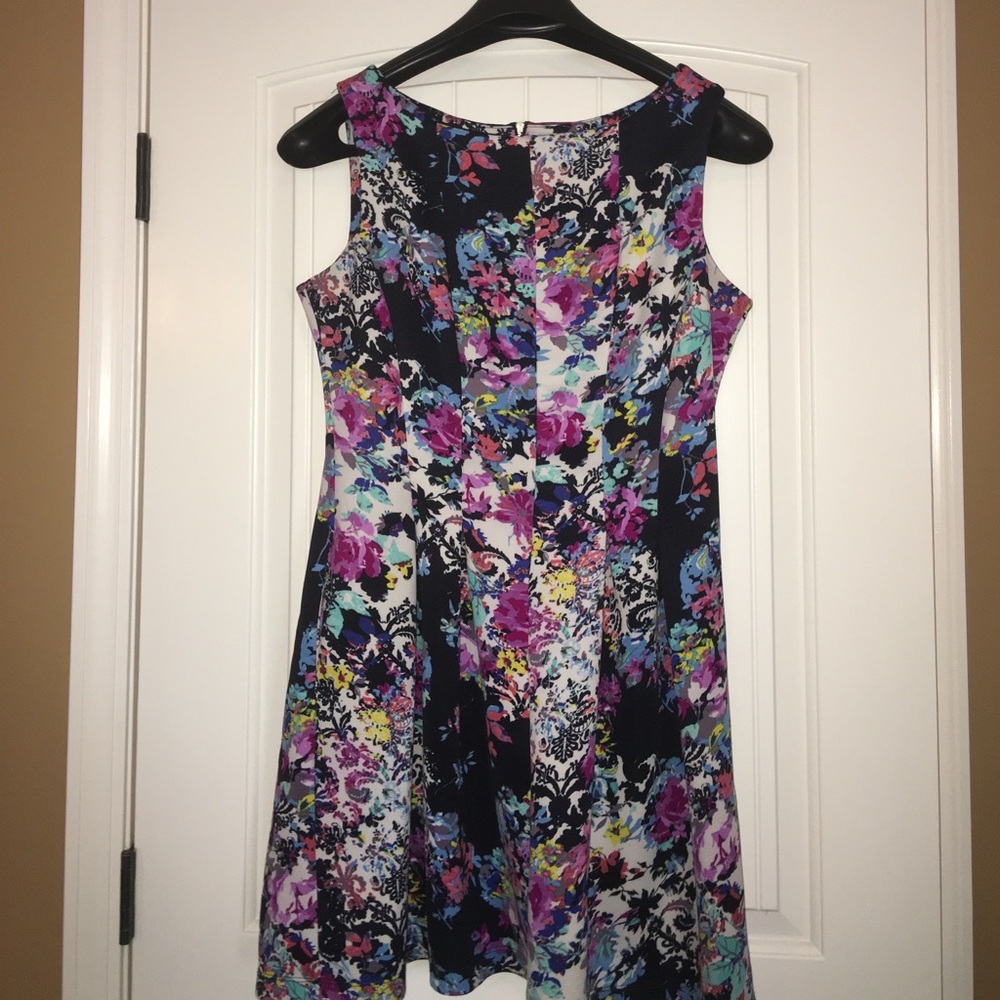 Flower pattern dress
