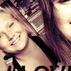 Meet your Posher, Izzy