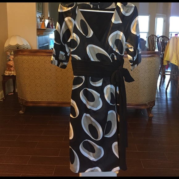 Banana Republic Dresses & Skirts - Banana Republic kimono wrap dress size 6