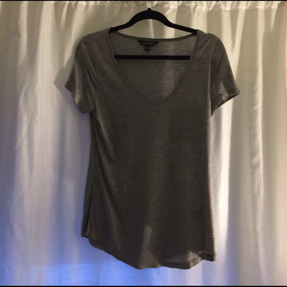 Rock and republic grey/silvery t shirt with pocket
